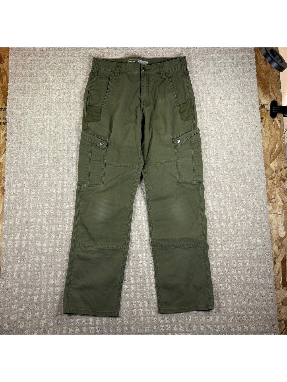 Carhartt green relaxed fit cargo pants 31x30